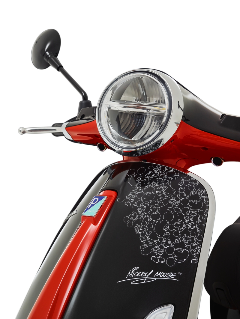 ใหม่ Vespa Disney Mickey Mouse Edition 2024 ราคา เวสป้า พรีมาเวร่า